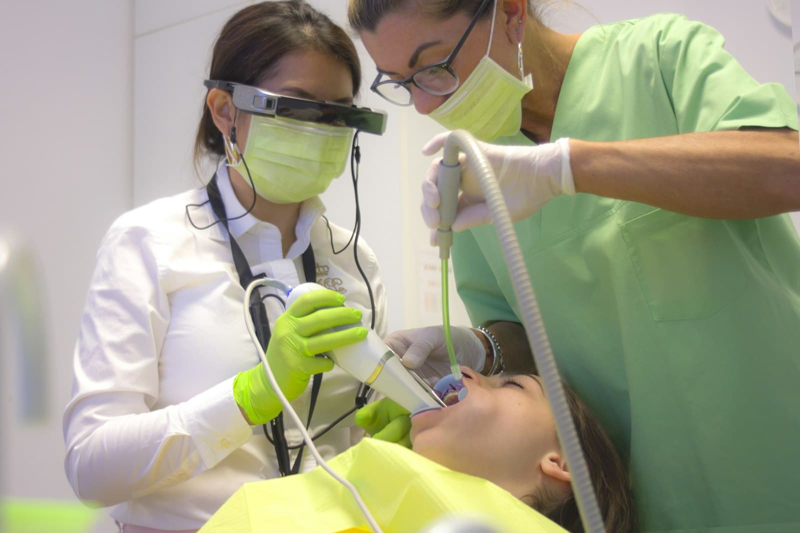Digitaler Intraoralscanner im Einsatz